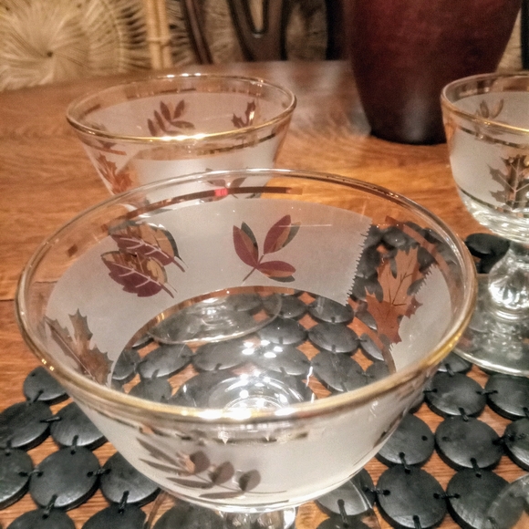 Vintage MCM Libbey Gold Leaf Cordial Glasses - Set of 6 - Picture 3 of 5